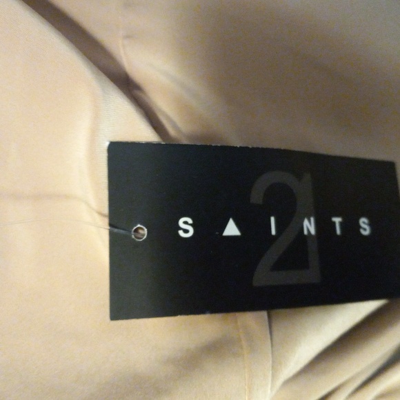 Nwt backless dress - Picture 4 of 4